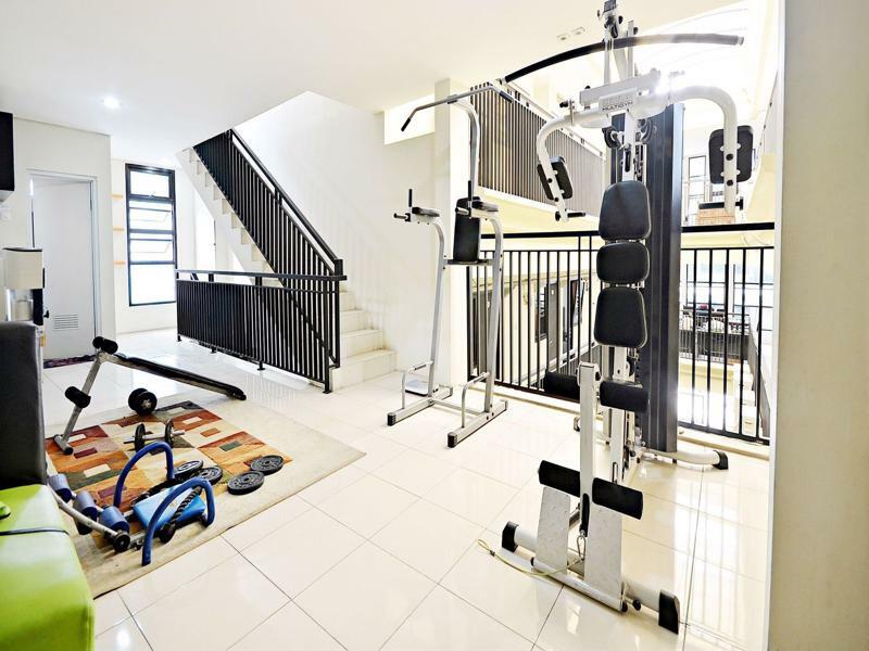 Zen Rooms Kuningan Syariah Jakarta Kültér fotó